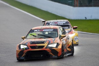 Azcona beats Coronel to win a thrilling Race 1 at Spa