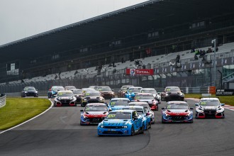 WTCR marks World Touring cars’ return to Estoril after 13 years