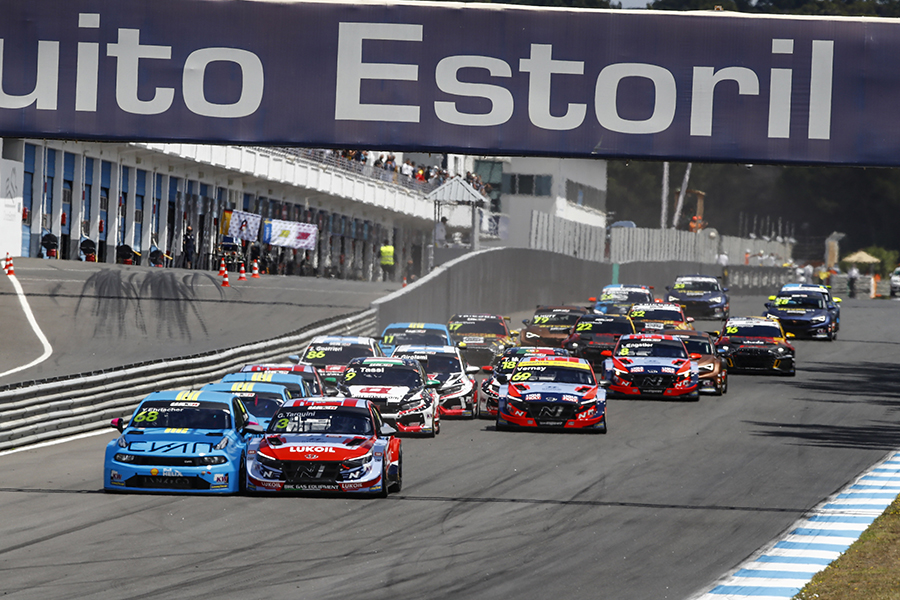 The FIA WTCR races in Spain for its third event