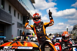 Mikel Azcona scores victory number four in TCR Europe