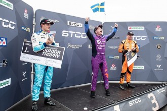 Robert Dahlgren takes his third title in TCR Scandinavia