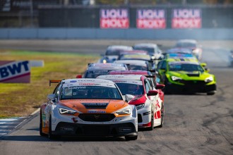 A three-way fight for the second place in ADAC TCR Germany