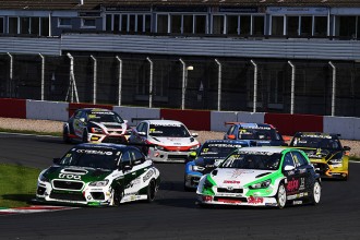 Double victory for Max Hart in TCR UK at Donington Park