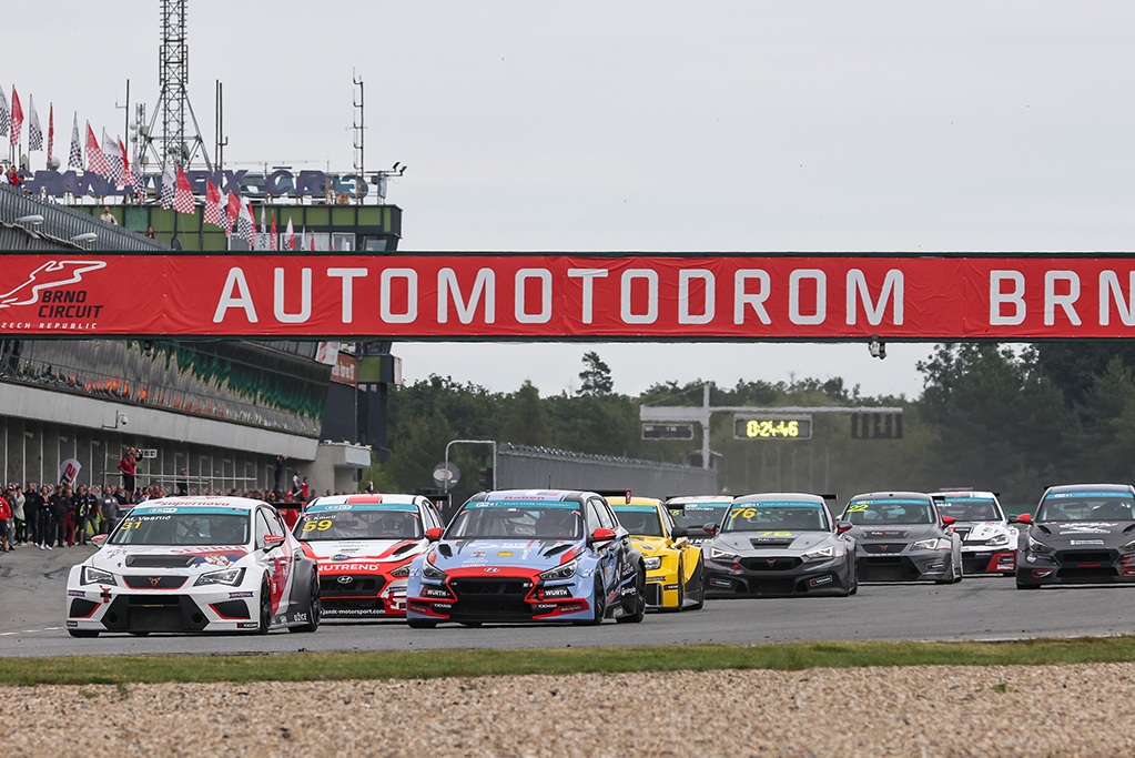 The TCR Eastern Europe series unveils 2021 calendar TCR HUB