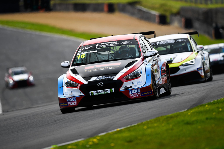 Newsham is the first TCR UK leader after Brands Hatch’s opening - TCR HUB