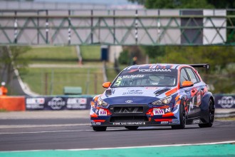 Local hero Michelisz to start from pole in Race 3 