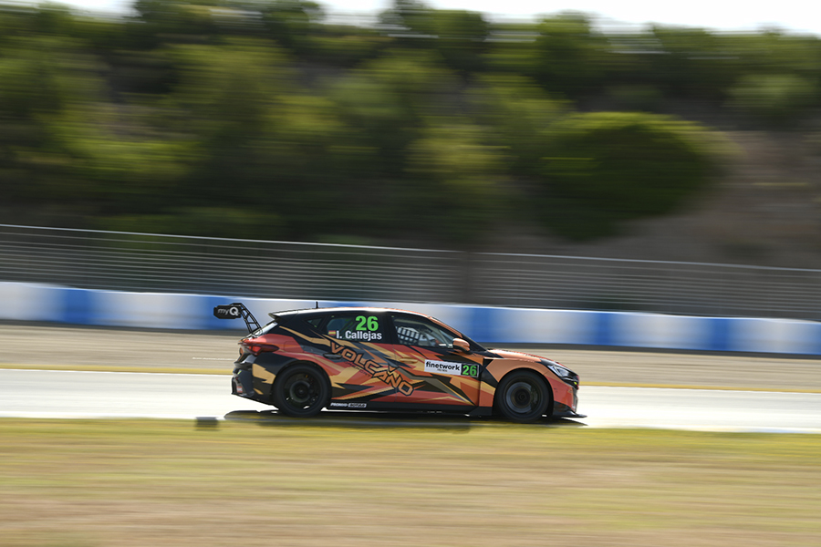 Isidro Callejas wins two and loses one at Jerez