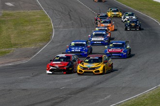 Barrio claims Toyota’s maiden win in TCR South America