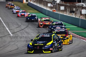 Jack Young wins TCR Europe’s Race 1 at Barcelona