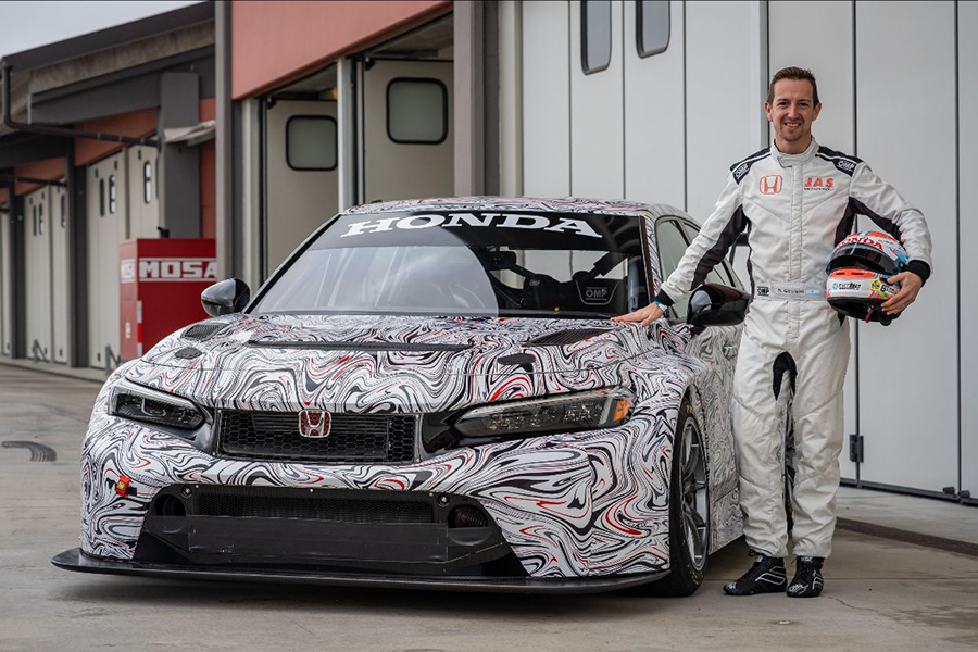 Néstor Girolami tells of the new Honda Civic Type R TCR